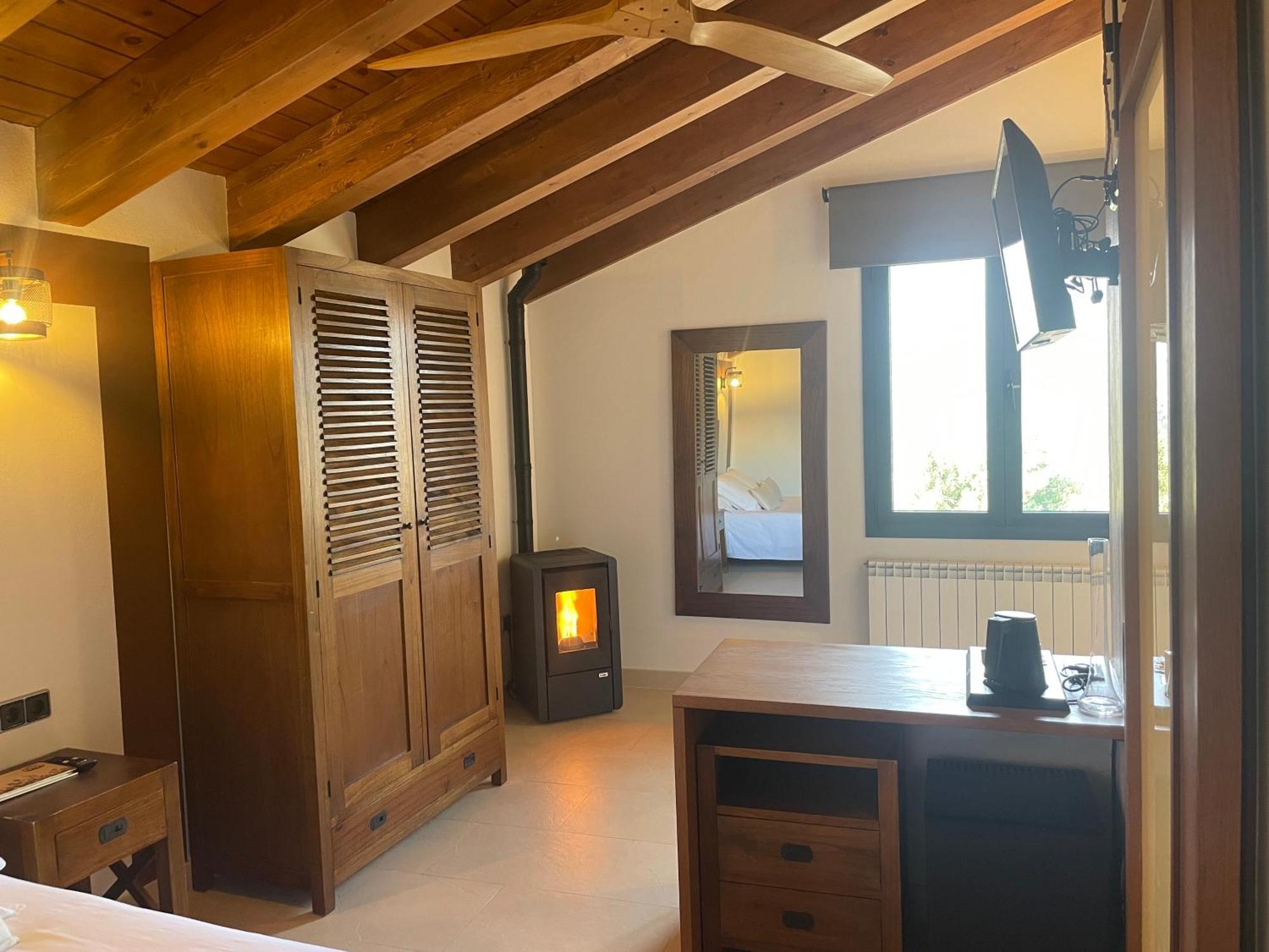 Les Flors - Hotel Rural & Cabanyes Gramos ภายนอก รูปภาพ